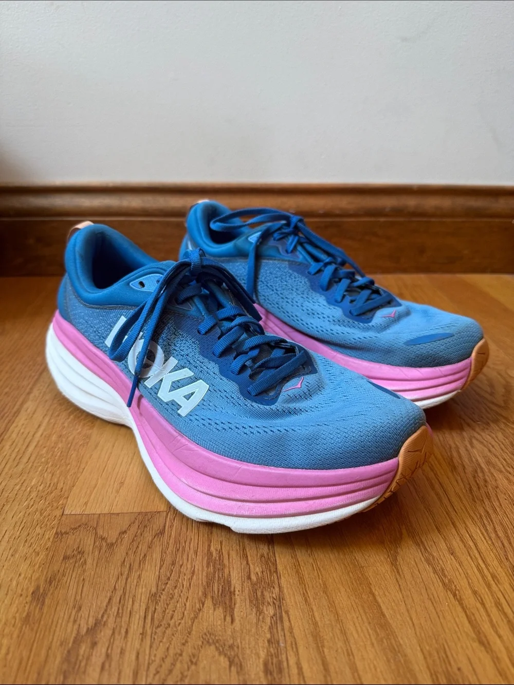 Hoka Bondi 8 Running Shoes Coastal Sky All Aboard Limited Edition Women’s Sz 10